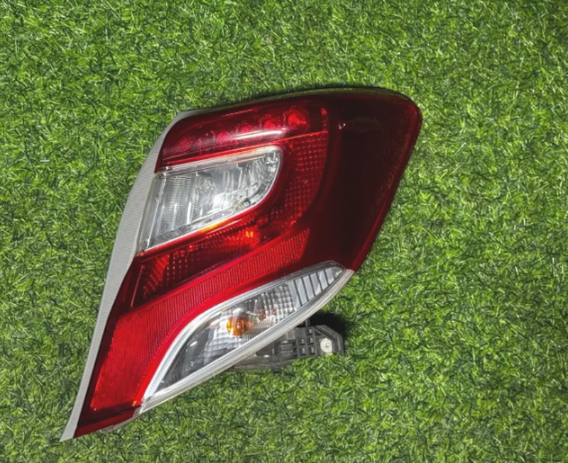 Задний фара от Toyota Vitz NSP130, 2014-2016г, правая сторона